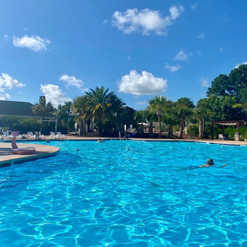 Pool & Golf - City Loft Hotel